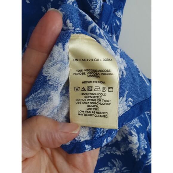 $Maeve Anthropologie Clarita blue & white wrap top floral Fairy Flowy boho - Picture 7 of 7